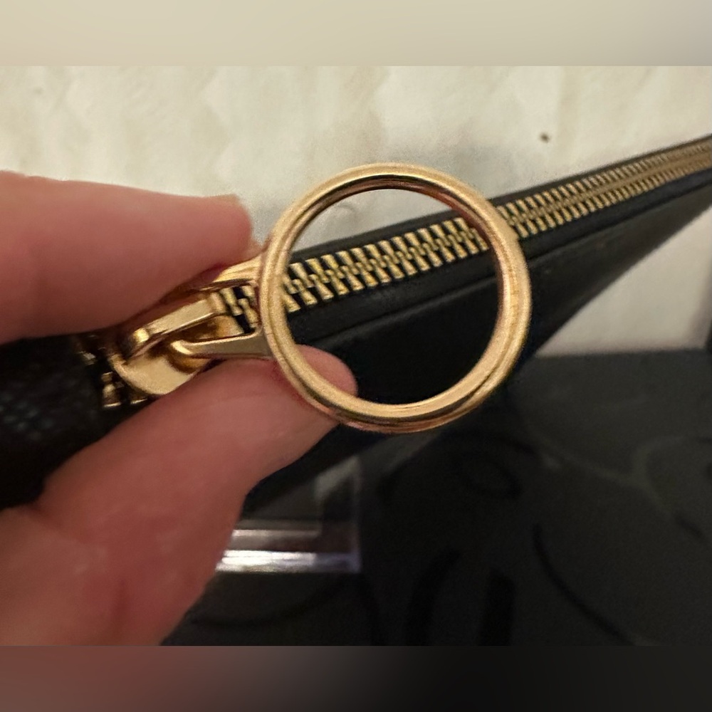 Tom Ford Beauty Black Pouch. Beauty Promotion Item (GWP) - Picture 4 of 9